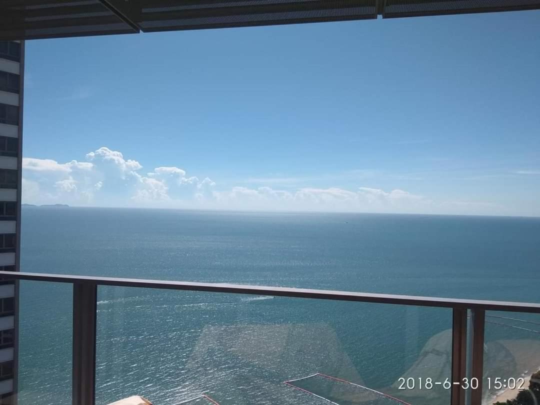Sea View Apartment In 파타야 외부 사진