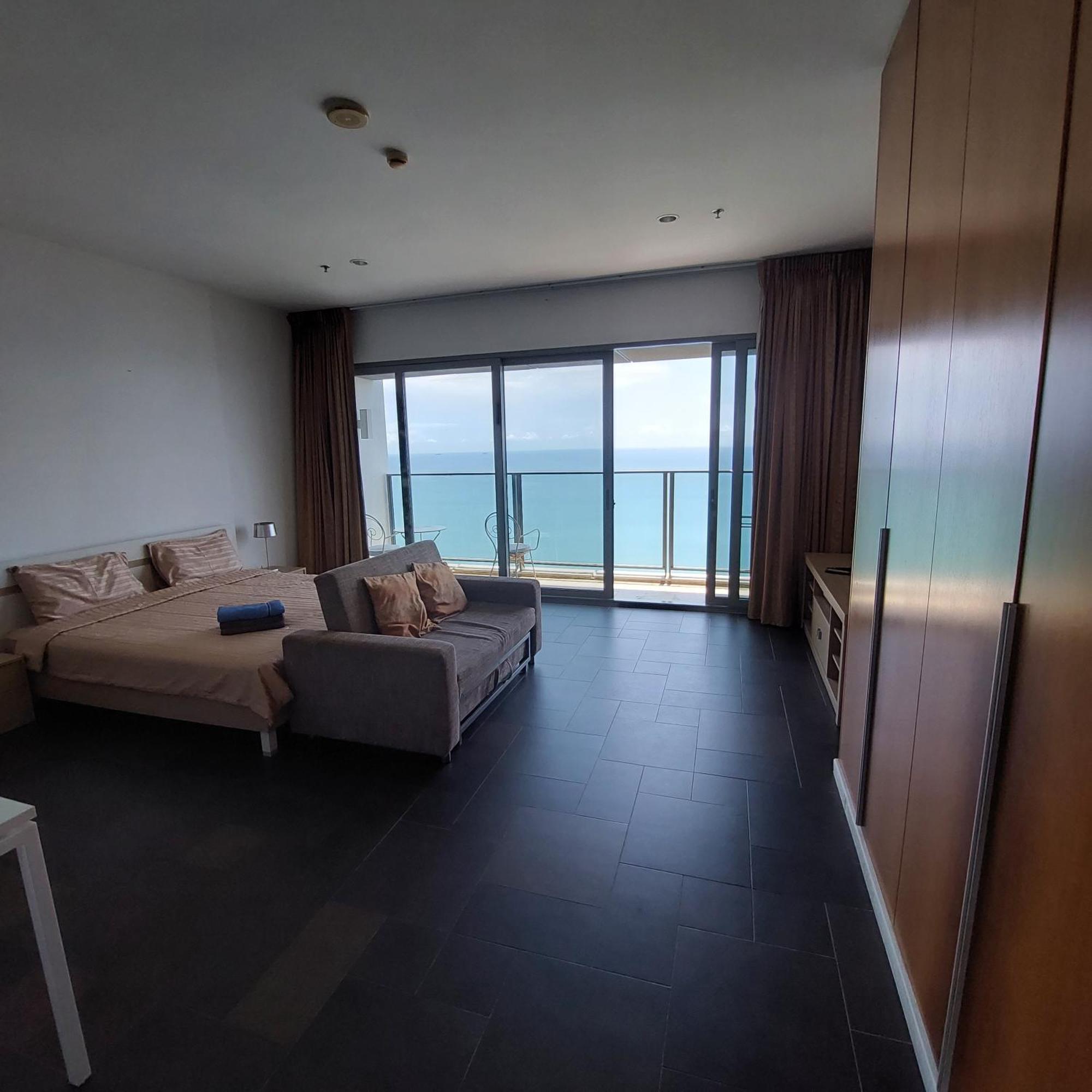Sea View Apartment In 파타야 외부 사진