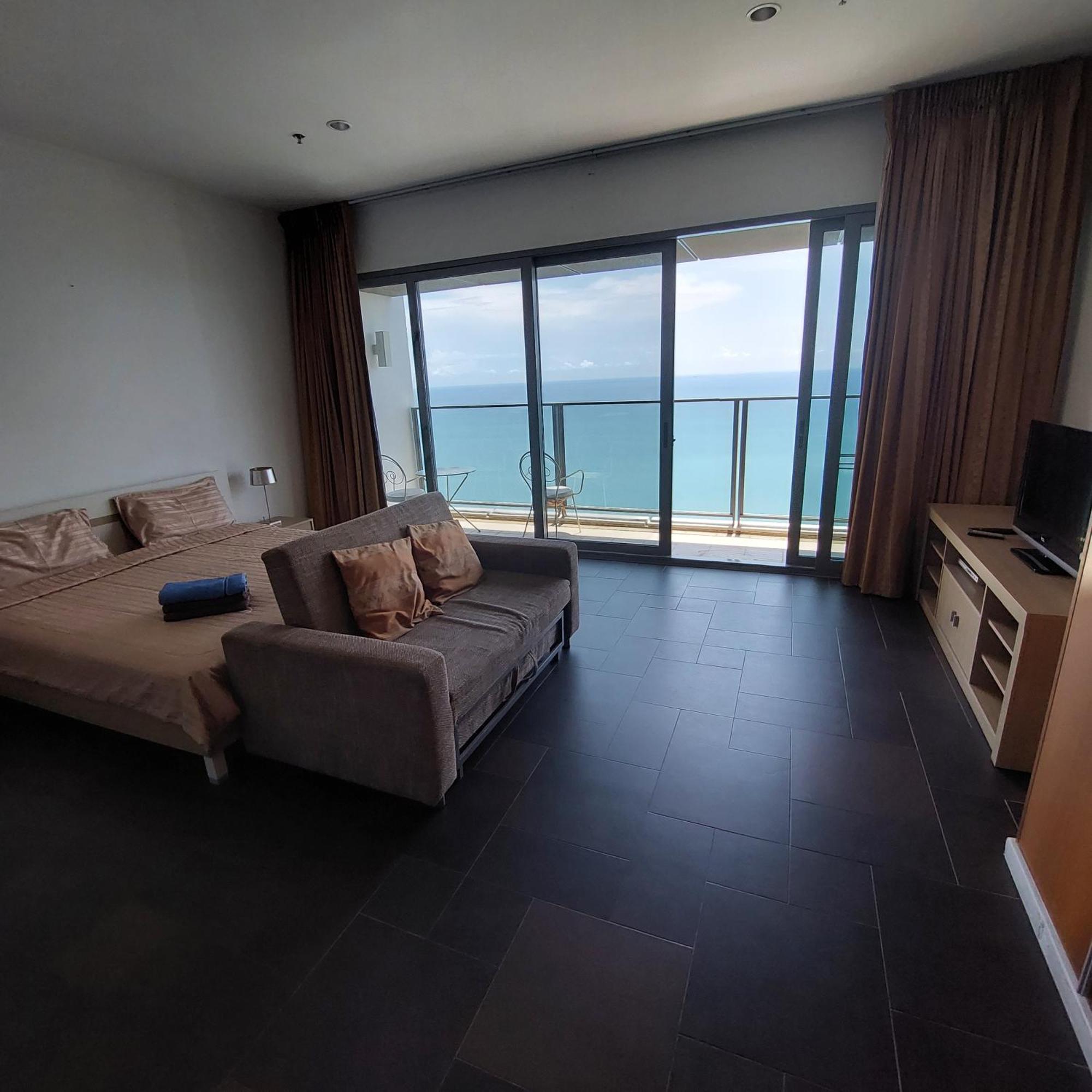 Sea View Apartment In 파타야 외부 사진