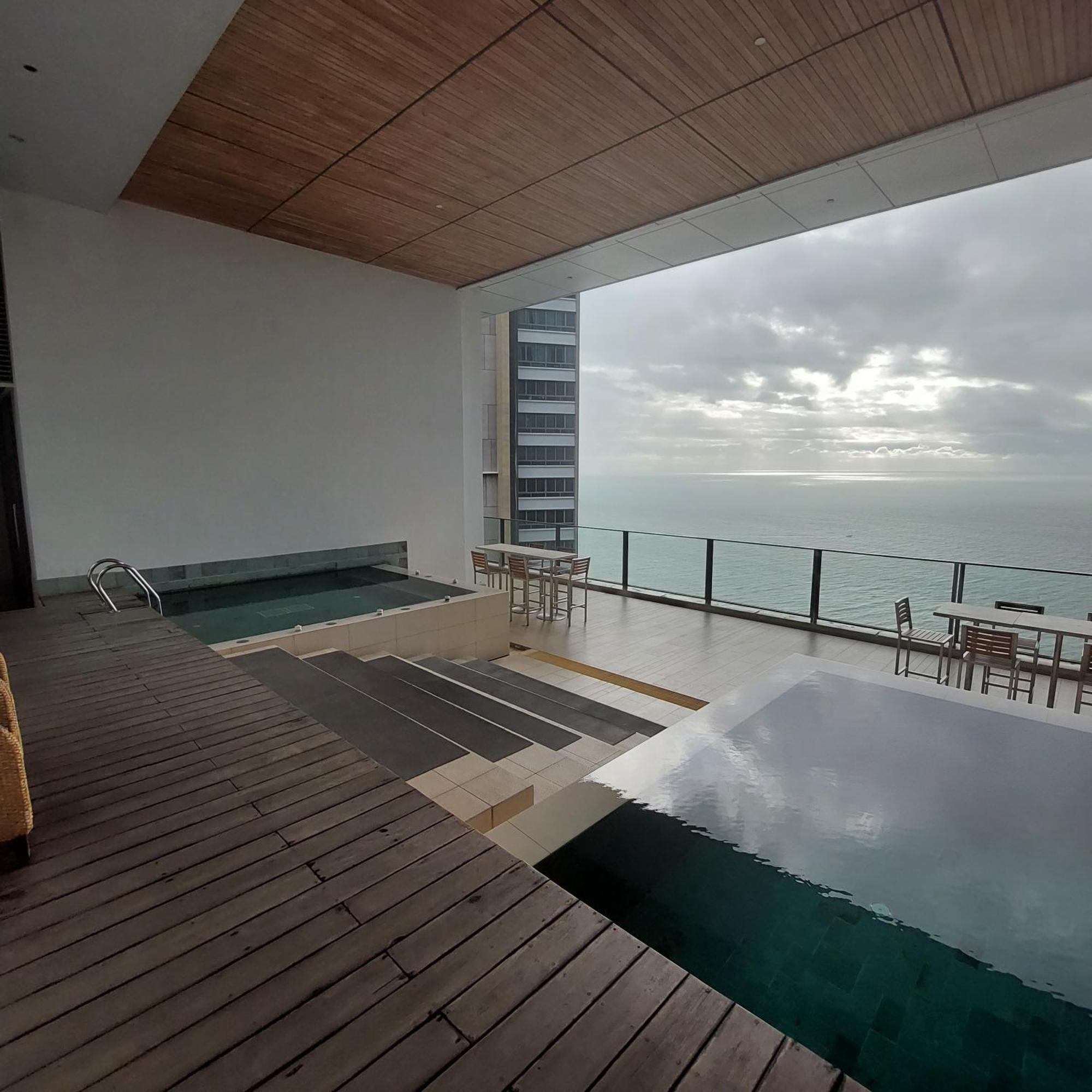 Sea View Apartment In 파타야 외부 사진