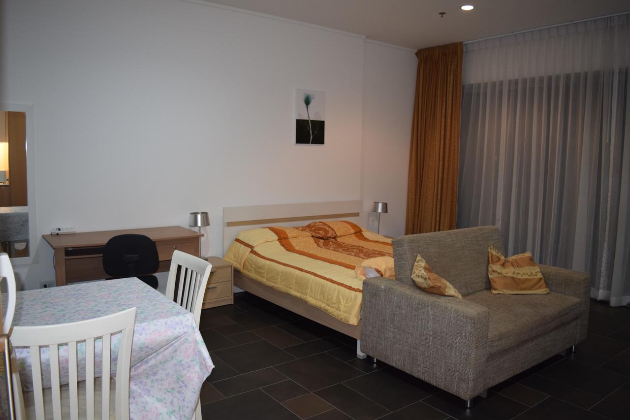 Sea View Apartment In 파타야 외부 사진